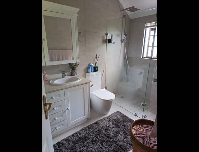 3 BEDROOM TOWNHOUSE FOR SALE IN HILLCREST CENTRAL